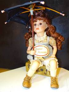 lot 137 image: BEAUTIFUL Magical Moments Porcelain Doll MANDY