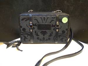 lot 145 image: NICE THIRTY ONE WOMENS WALLET WITH CLUTCH AND SHOULDER STRAP