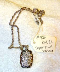 lot 196 image: AWESOME DALLAS COWBOYS STUDDED SUPERBOWL CHAMPION NECKLACE