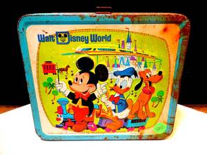lot 202 image: ORIGINAL VINTAGE WALT DISNEY METAL LUNCH BOX (NO THERMOS) $$