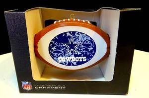 lot 209 image: NEW TOPPERSCOTT DALLAS COWBOYS ORNAMENT