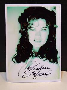 lot 225 image: AUTHENRIC HAND SIGNED HEATHER LANGENCAMP (NIGHTMARE ON ELM STREET) 5 X 7 PHOTO $$