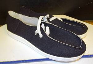 lot 238 image: NEW WOMENS SIZE 40 (US 9) BLACK CASUAL SHOES (LIKE HEY DUDES)