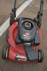 lot 33 image: Toro Lawnmower 6.75 - Previous owner took out recoil starter so needs put back together)
