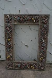 lot 34 image: Large Vintage plaster frame - 36x47, center picture area measures 20x32