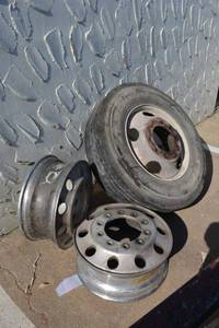 lot 39 image: Truck rims and tire