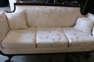 lot 3 image: Beautiful Sofa Couch - Cream upholstery - Looks clean hardly used