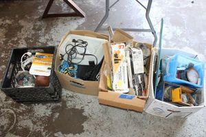 lot 275 image: Misc. lot of hardware, cables and more