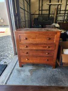 lot 70 image: Antique 4 drawer dresser