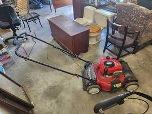 lot 45 image: Troy-Bilt 21 lawnmower