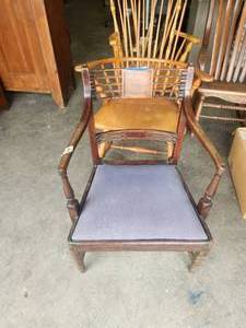 lot 48 image: Antique slipper chair