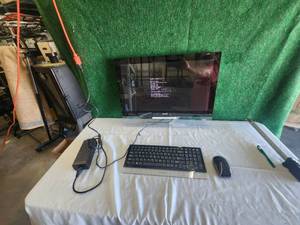 lot 31 image: Acer all in one computer