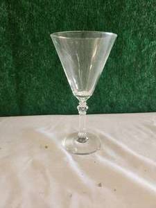 lot 91 image: Selection of 6 stemmed glasses
