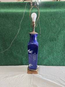 lot 108 image: Blue table lamp