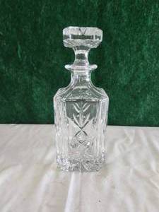 lot 119 image: Crystal glass liqour decanter
