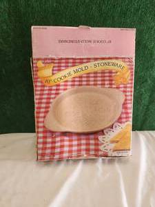 lot 144 image: Stoneware cookie mold