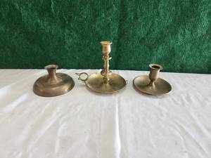 lot 154 image: Selection of 3 brass candle holders