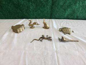 lot 157 image: Selection of brass animals and trinket box