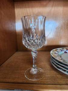 lot 197 image: Selection of 20 stemmed crystal glasses