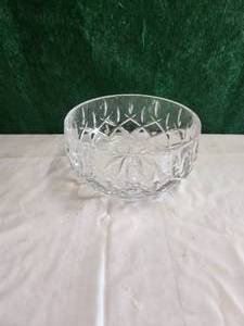 lot 202 image: Large cut crystal round bowl
