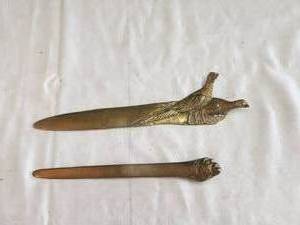 lot 220 image: Selection of 2 antique brass leather openers