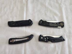 lot 221 image: Selection of 4 pocketknives