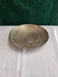 lot 236 image: Vintage decorative bowl made in China
