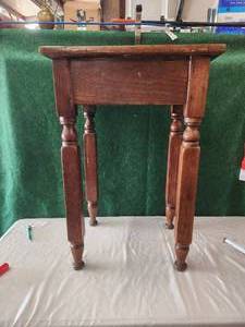 lot 254 image: Vintage-antique wood table