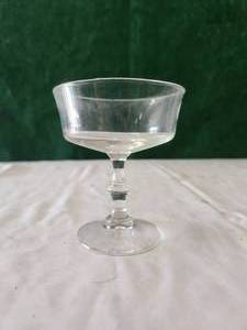 lot 271 image: Selection of 9 pieces of stemmed glassware