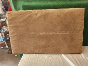 lot 273 image: Dog bed