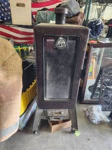lot 128 image: Pit Boss electric smoker