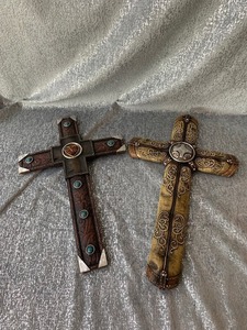 lot 12 image: 2 faith based decorative wall crosses