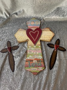 lot 25 image: 3 faith based crosses