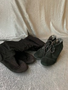 lot 63 image: Ladies tall boots and pair of grey casual boots ankle high