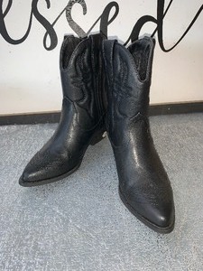 lot 59 image: very nice pair of boots - see pics