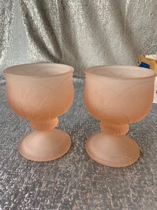 lot 125 image: Pair of vintage frosted pink Tiara exclusive glass goblets - see pics - very nice