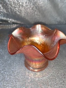 lot 129 image: Vintage Fenton holly carnival glass vase - ruffled edge - see pics