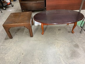 lot 141 image: End table and coffee table - both sturdy just needs polished - see pics