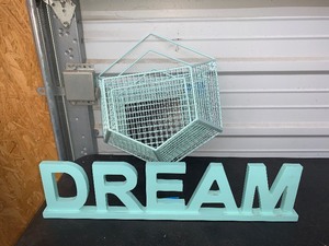 lot 149 image: Home accessories and decor - wall hanging baskets - and table top DREAM decor - see pics