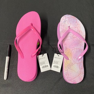 lot 181 image: Lot Of 2 New With Tags - Medium 78 Sandals - In Colors As Shown