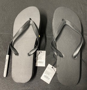 lot 185 image: Lot Of 2 New With Tags - Large 1112 Sandals - In Colors As Shown