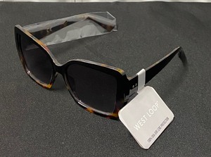 lot 228 image: New With Tags - West Loop Sunglasses - In Style & Color As Shown