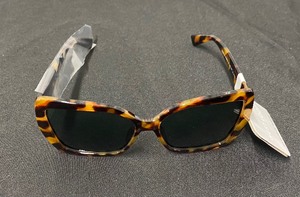 lot 232 image: New With Tags - West Loop Sunglasses - In Style & Color As Shown