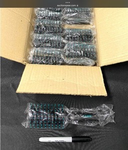 lot 282 image: Lot Of 9 - New Jade Hair Brushes - As Shown