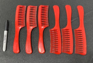 lot 303 image: Lot Of 6 - New Hair Comb - In Color As Shown