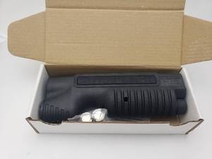 lot 259 image: Streamlight TL-Racker 1,000 Lumen Shotgun Forend Light. Fits Mossberg 500590