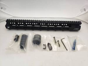 lot 632 image: Bravo Company (BCM) Gunfighter 15 MCMR M LOK 5.56mm Aluminum Rail