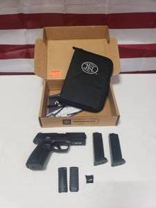 lot 252 image: NEW FN 509M LE NWS 9mm Pistol w 3 15 Round Magazines & Soft Case