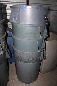 lot 73 image: (4) Round Trash Bins - 44 Gal