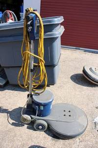 lot 20 image: Blue Star Floor Buffer